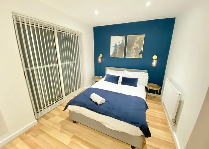 別荘 Large 5-bed Centre Townhouse With Secure Parking