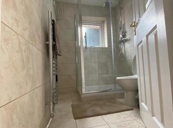 Gardner Holidays House *