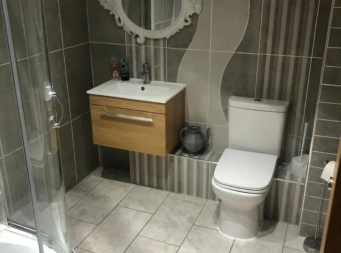 Big Rusholme With Tv And Private Bathroom-parking&wifi Oda ve Kahvaltı *