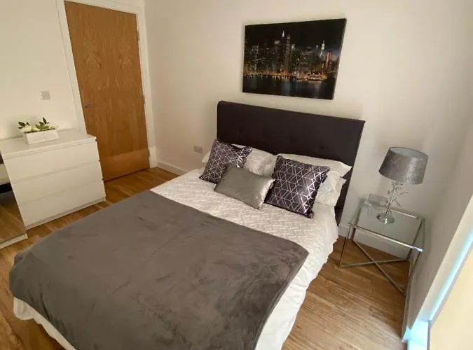 1 Bedroom Lovely In Salford Quays Free Street Parking Subject To Availability Apartmán *