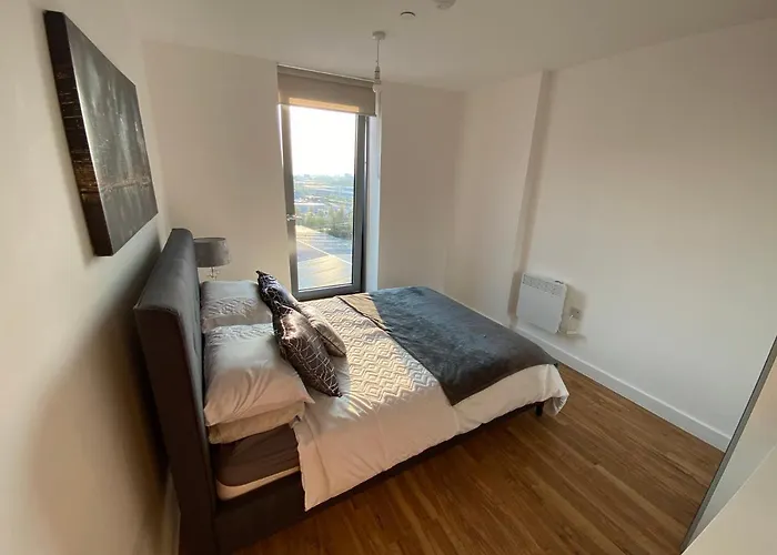 1 Bedroom Lovely In Salford Quays Free Street Parking Subject To Availability