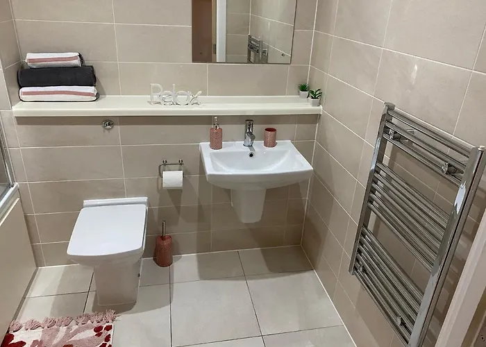 1 Bedroom Lovely In Salford Quays Free Street Parking Subject To Availability * Manchester