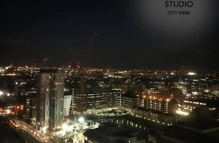 Apartment 1 Bedroom Lovely In Salford Quays Free Street Parking Subject To Availability Manchester