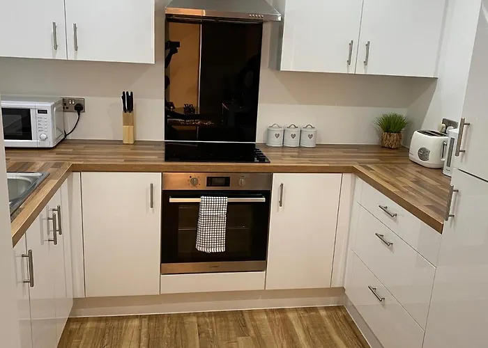 Apartment 1 Bedroom Lovely In Salford Quays Free Street Parking Subject To Availability *