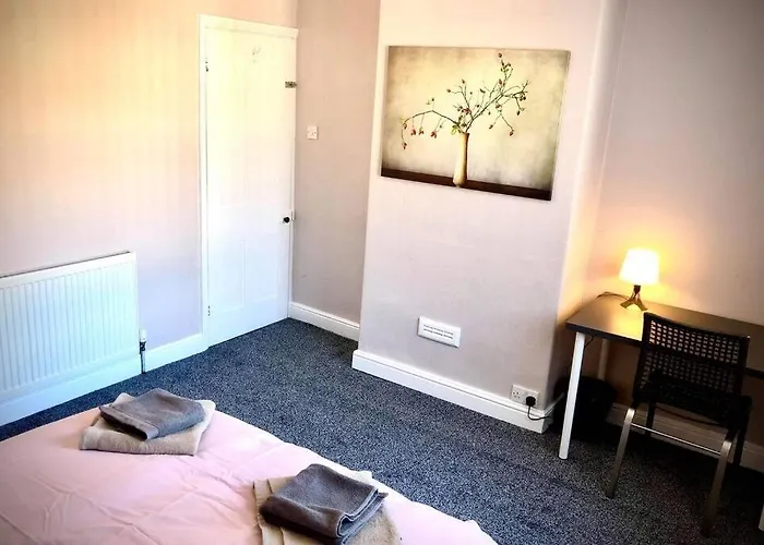 The Pad - 3br Entire House With Parking Nyaraló Manchester