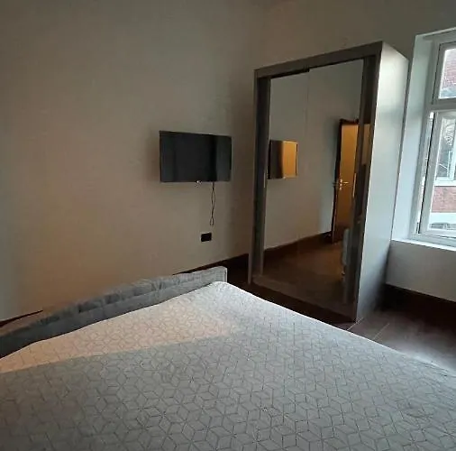 Moon House Location * Manchester