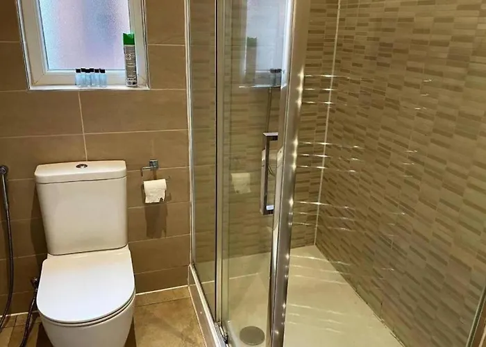 Gorgeous Stylish Cheri Victorian House In Semesterbostad