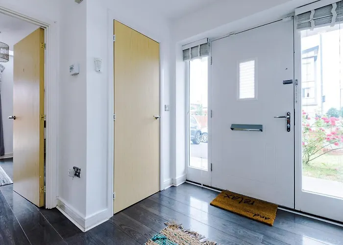 Coop Live Arena & Etihad Stadium 4bedroom Townhouse With Free Parking