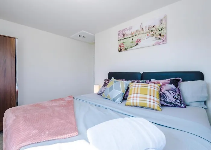 아파트 Vidale Court, 3 Bedroom House With River Irwell View, Sleeps 6