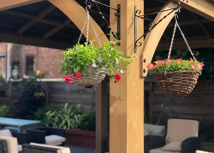 Pensjonat Hendham House - Near Etihad Stadium, Coop Live Arena, Ao Arena, Piccadilly Train Station & Centre Manchester