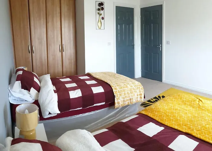 Queens Rooms, A Perfect Stay, Next To Shopping Parks And Central