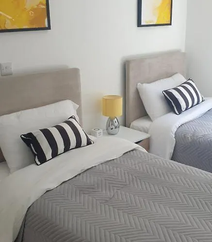 Quay Exchange Quay * Manchester