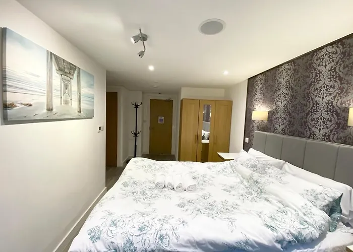 Cosy Centre Location, Hydro Massage Showe