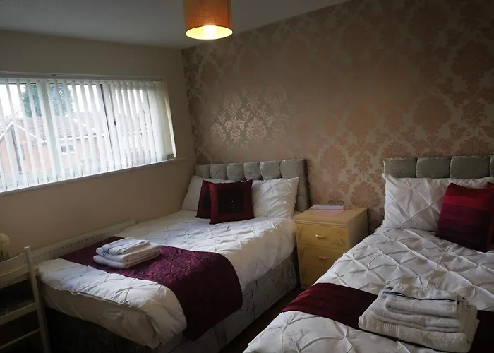 Brigstock Holidays House 아파트 *