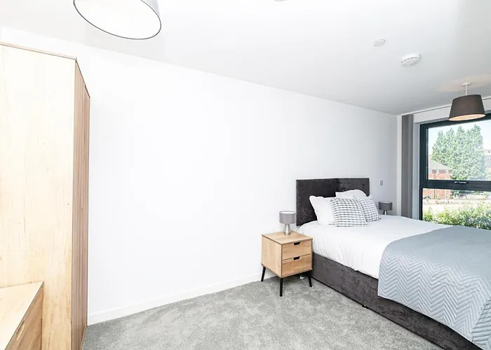 Insignia By Guestz *