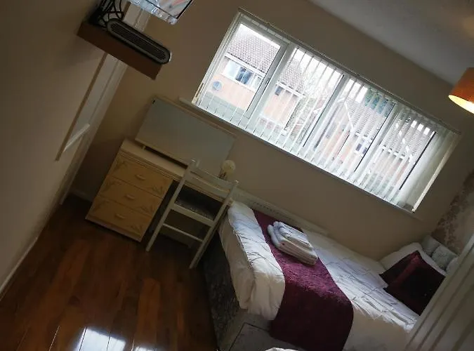 Brigstock Holidays House Apartamento Mánchester