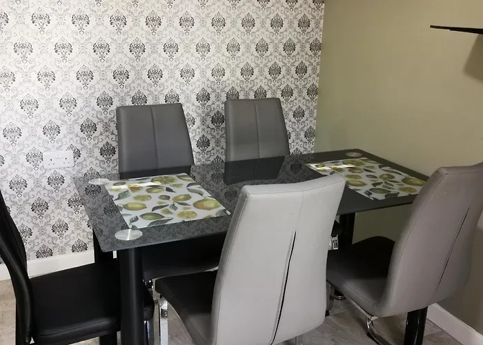 Brigstock Holidays House Διαμέρισμα *