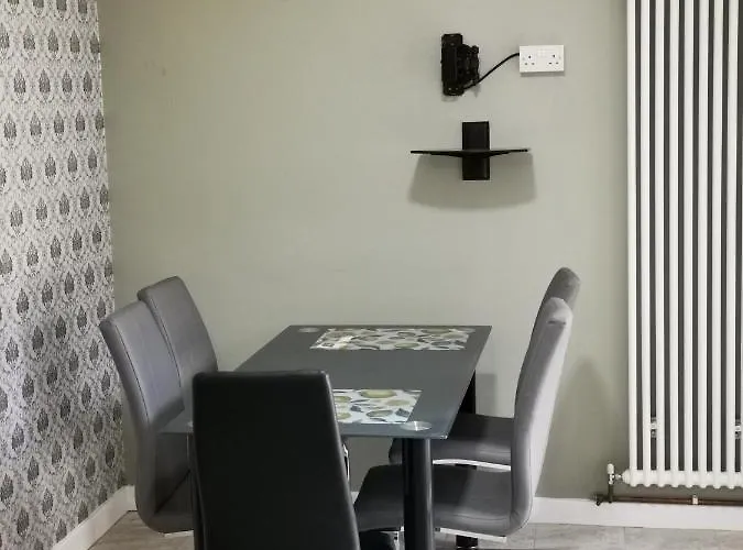 Brigstock Holidays House * Manchester