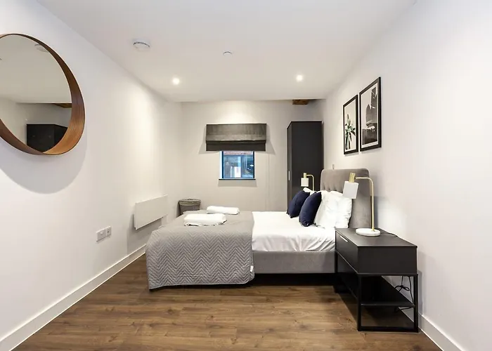 Stylish Modern In Mánchester