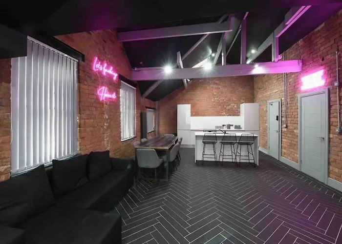 Apartment Casa Nomade Penthouse Slps 20 People Mcr Centre