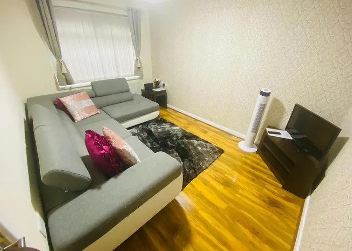 Brigstock Holidays House *