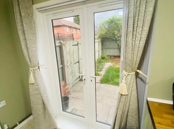 Brigstock Holidays House *