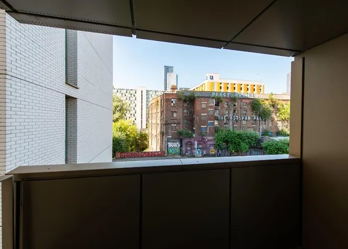 The Assembly Oasis Holding Μάντσεστερ