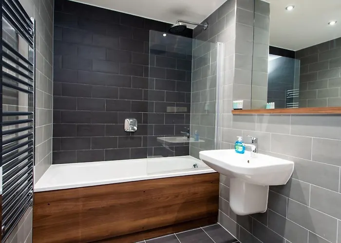 The Assembly Oasis Holding Apartman