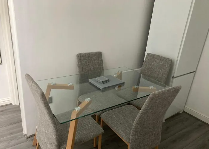 City-centre With Dedicated Workspace, Sleeps 4 * 맨체스터