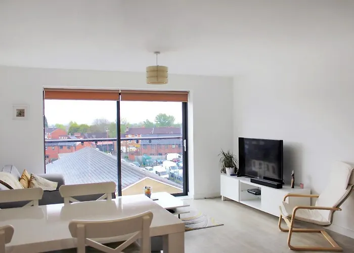 홈스테이 Escape - Private & Bathroom Near Etihad And Coop Arena - Free Secure Parking *