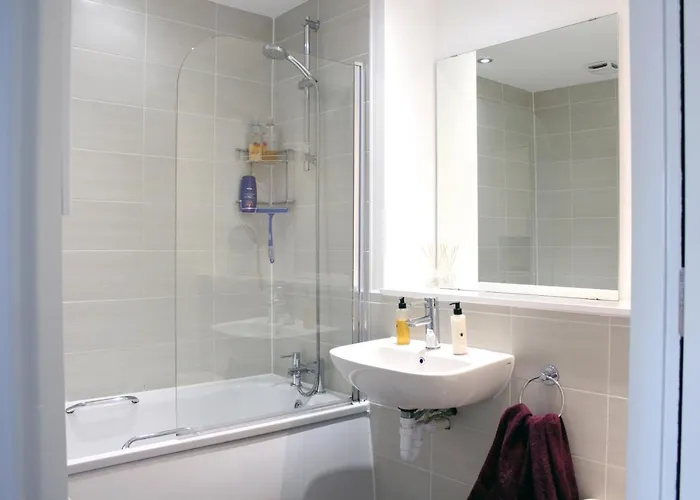 Escape - Private & Bathroom Near Etihad And Coop Arena - Free Secure Parking 맨체스터