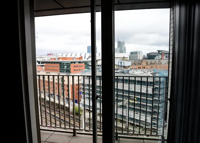 Daire Onpoint - Spacious 2 Bedroom Apt - City Centre With Balcony Manchester
