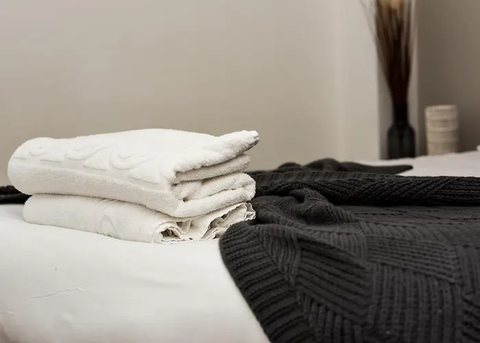 Lejlighed Onpoint - Spacious 2 Bedroom Apt - City Centre With Balcony *