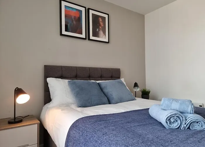 Onpoint - Spacious 2 Bedroom Apt - City Centre With Balcony * Manchester