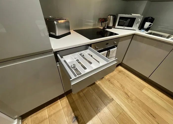 曼彻斯特码头公寓 公寓 *