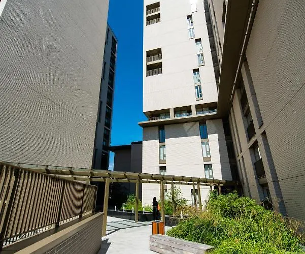 The Assembly Oasis Holding * 맨체스터