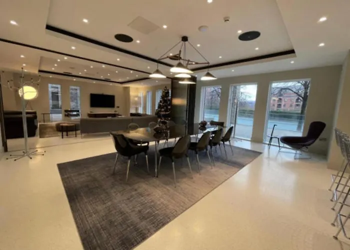 Luxurious Centre 2 Bed *