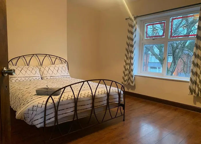 3/4 Bedroom House * 曼彻斯特