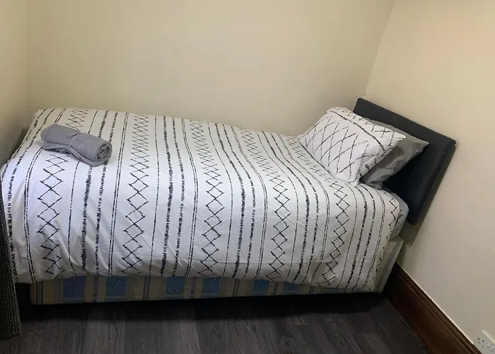 3/4 Bedroom House Apartment *