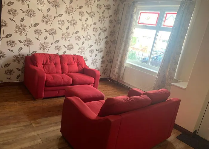 3/4 Bedroom House Apartment *