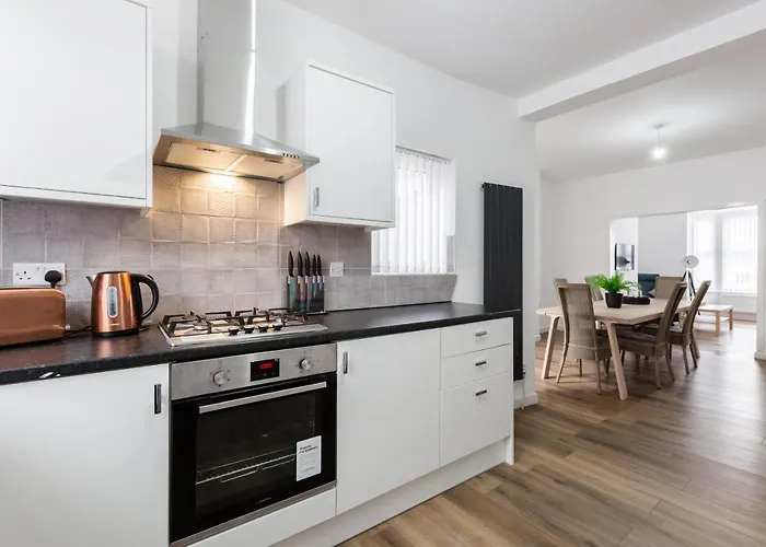 Clayton House - Spacious Near Etihad Stadium *