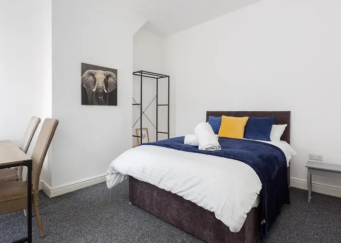 펜션 Clayton House - Spacious Near Etihad Stadium *