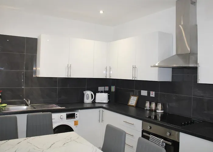 Beautiful, Spacious, Old Trafford 맨체스터