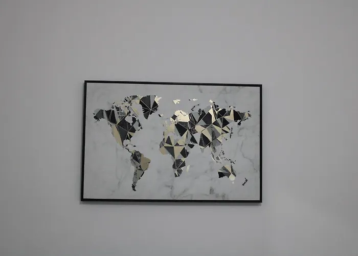 Beautiful, Spacious, Old Trafford Манчестер