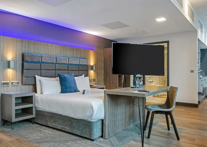 Roomzzz Victoria Apart Otel 4*