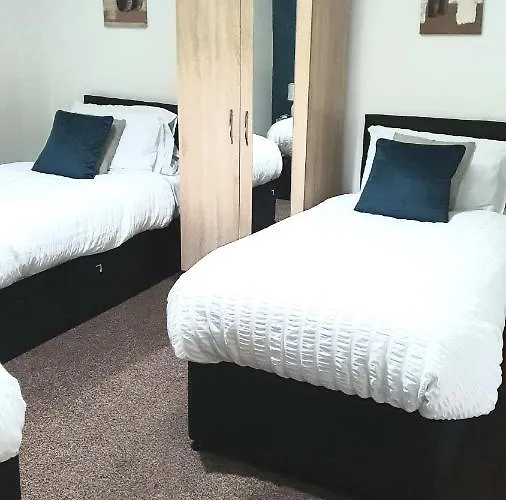 Salford Ark Comfort Near Salford Royal And Trafford Centre *