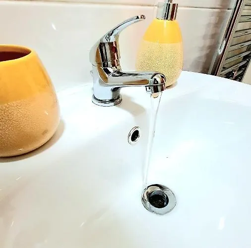 Salford Ark Comfort Near Salford Royal And Trafford Centre *