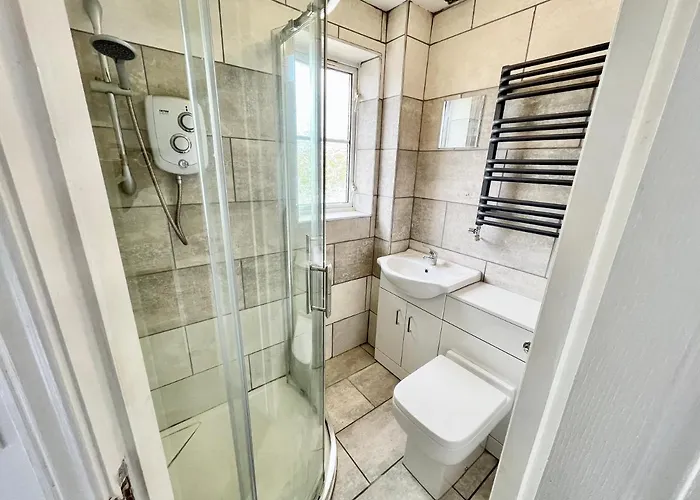 Spacious 3-bedroom House With 5 Beds And Sofa-bed Дом отдыха *