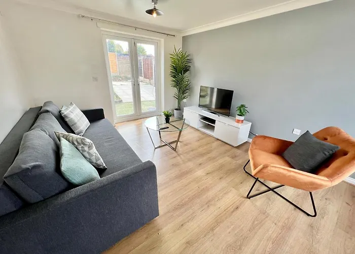 Spacious 3-bedroom House With 5 Beds And Sofa-bed Дом отдыха