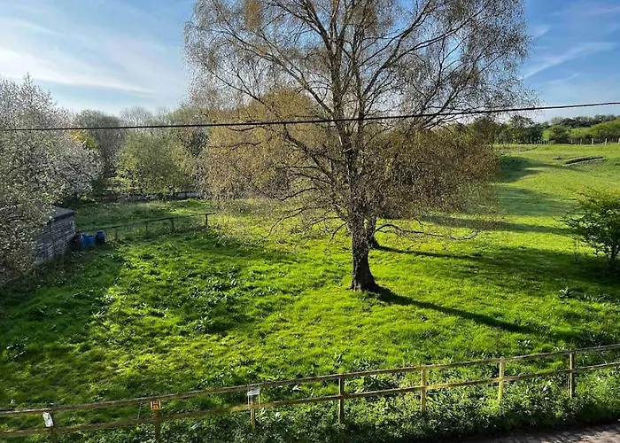 Semesterbostad Luxury Close To The With Hot Tub & Bbq Fire Pit. *